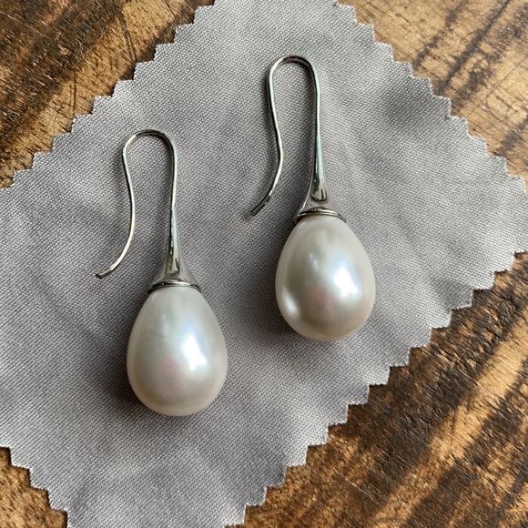 Pearl Drop earrings - Picture 2 of 4